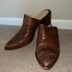 Salpy Dallas Shoe Clogs - size 8.5